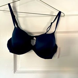 Auden brand t-shirt bra in navy